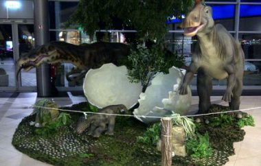 Dinozavri začeli pohod po Planetih Tuš