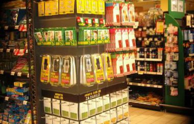 Do zavarovanja, mobilne naročnine ali darila med vsakodnevnimi nakupi