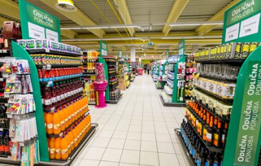 Tuš supermarket Novo mesto prenovljen in odslej odprt dlje