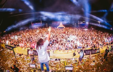 Tušev tek barv in največji DJ spektakel združil več kot 10 tisoč udeležencev